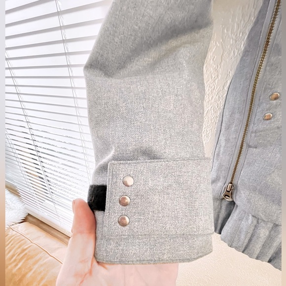 Roxy // Denim Chambray Snowboarding Jacket - Picture 7 of 11